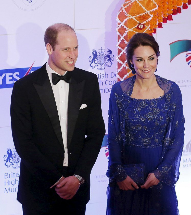 凱特王子妃穿上Jenny Packham手工珠飾刺繡禮服，相當高雅。圖／路透社