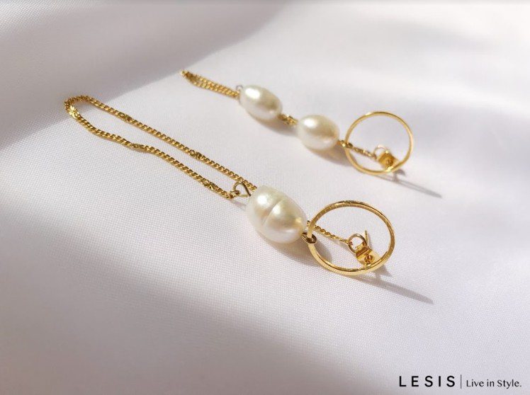 LESIS Promise珍珠注金耳環，1,580元。圖／LESIS提供