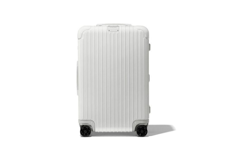 RIMOWA將推出全新的Classic系列行李箱，採用少見的純白設計。圖／摘自fashionsnap