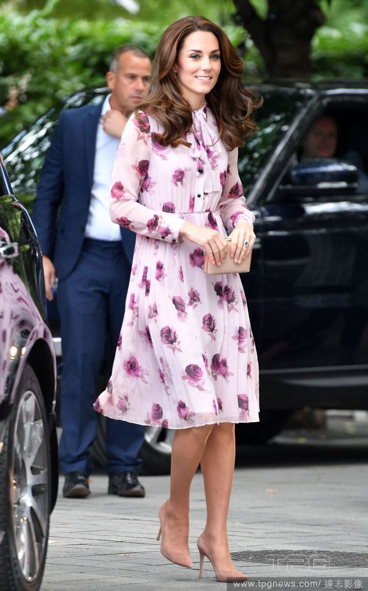 凱特王妃穿著Kate Spade的花朵洋裝。圖／達志影像