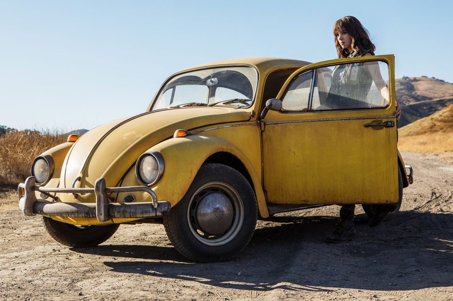 最新大黃蜂獨立電影則是換成了Volkswagen Beetle。 摘自Paramount Pictures