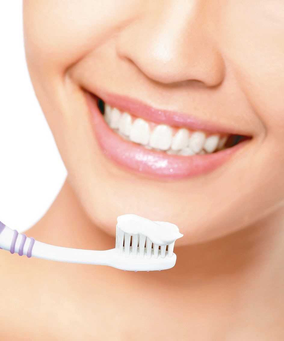 刷牙方式不正確是牙敏感症發生主因，很多患者很重視將牙齒刷乾淨，但牙齒乾淨與否，和刷牙的力道大小無關，而與「方式」有關。