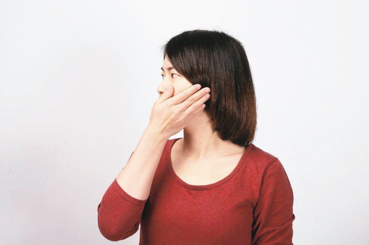 使用在臉上的保養品過多或過度清潔，可能使皮膚屏障能力下降。 圖／聯合報系資料照片