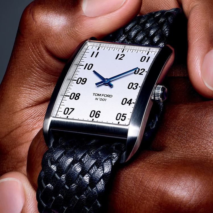 Tom Ford 001腕表，用了低調簡約的風格，沒有加入鑽石、水晶等奢華元素。圖／摘自Tom Ford facebook