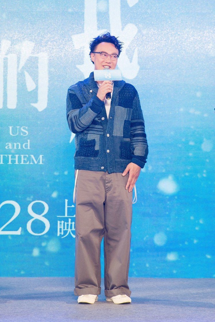 陳奕迅為了劉若英獻唱電影主題曲。圖／環球提供