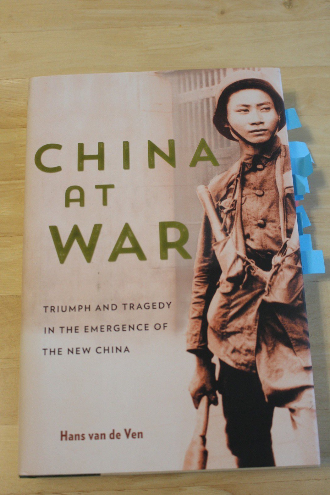 方德萬是19和20世紀中國研究的權威。二月出版「China at War（戰爭中...