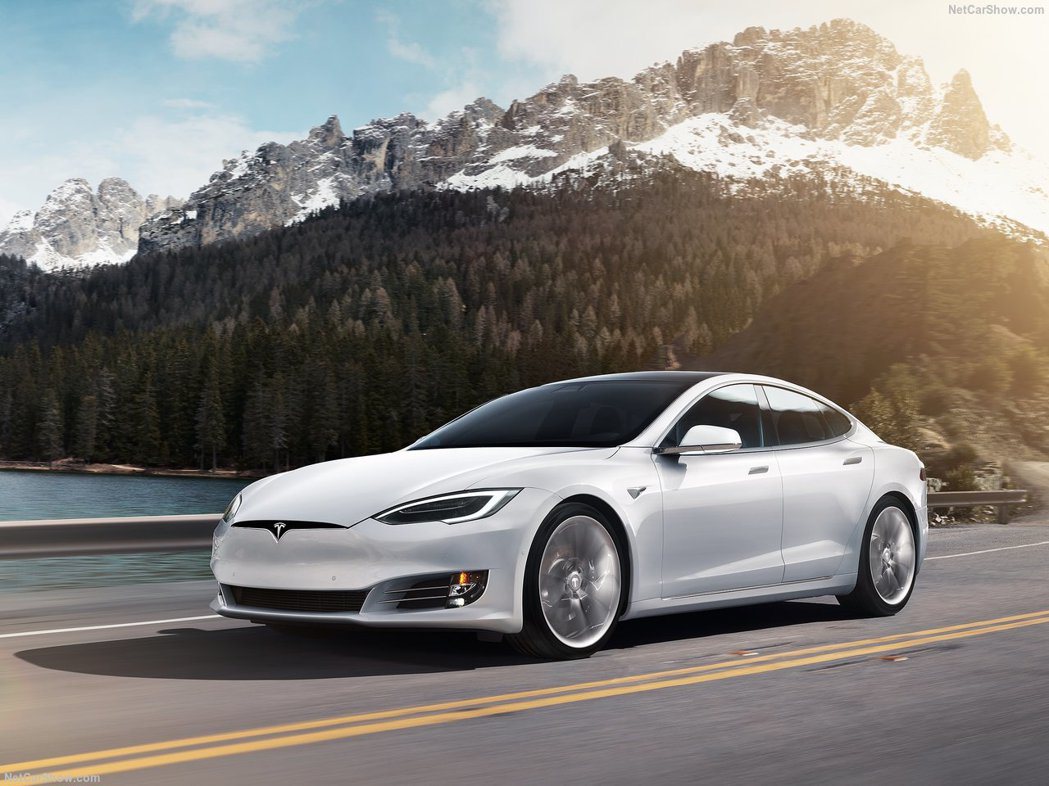 電動車的確在加速上讓燃油車望塵莫及，全都歸功於電動馬達的高扭力。 摘自Tesla