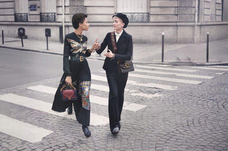 Dior發佈全新的秋冬形象廣告，以法國新浪潮電影為靈感拍攝而成。圖／Dior提供