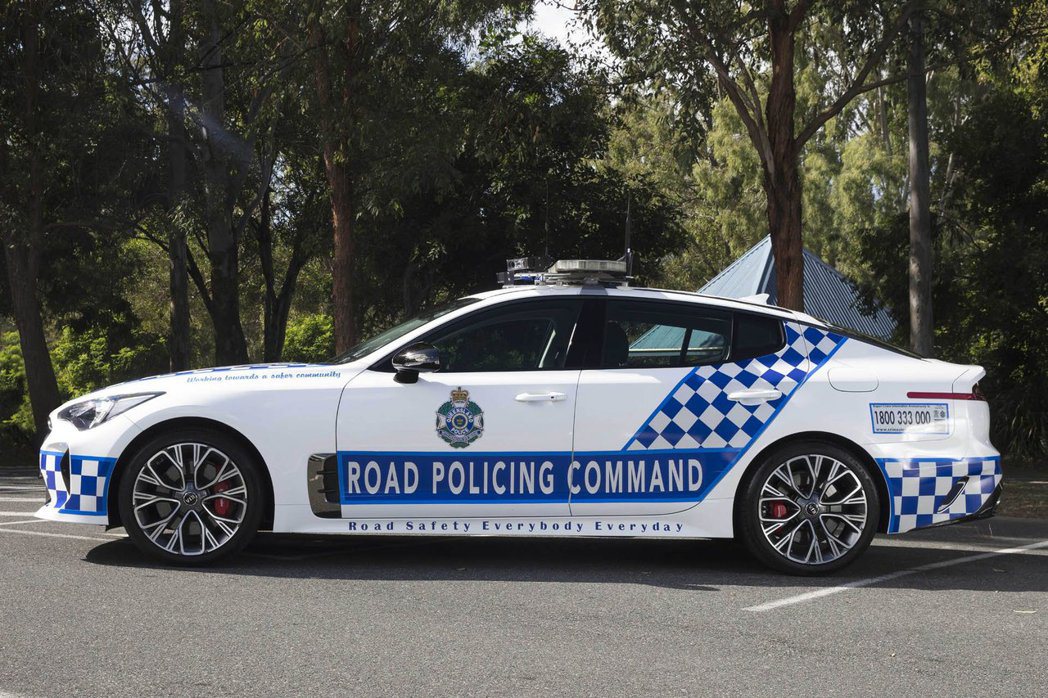 Kia Stinger加入昆士蘭警局打擊犯罪的陣容。 摘自Kia