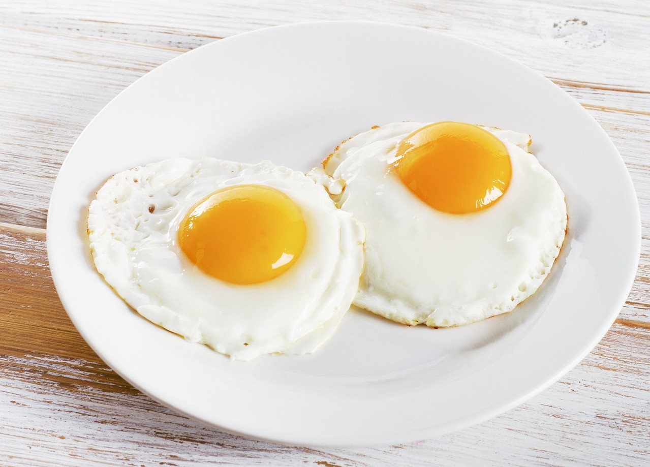 近年來雞蛋逐漸由黑翻紅，不斷有研究證實雞蛋攝取有利人體健康，不該被嚴格限制。