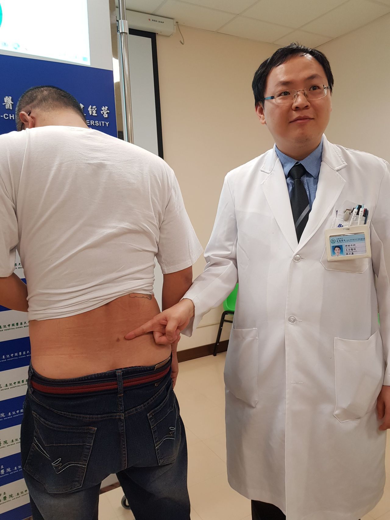 台南市腦神經外科醫師程正鑫表示，微創手術有傷口小、恢復快等優點。