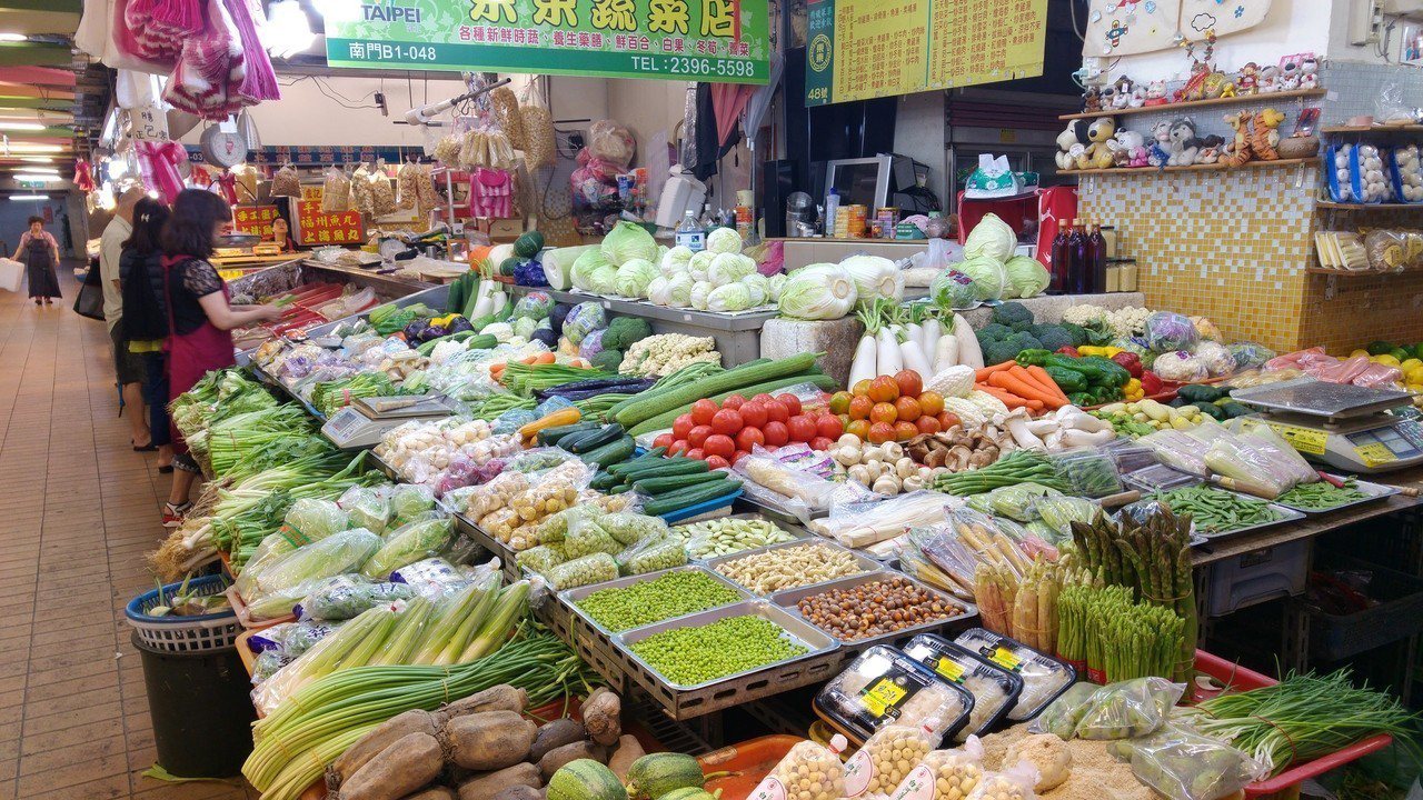 市場蔬果。記者莊琇閔／攝影