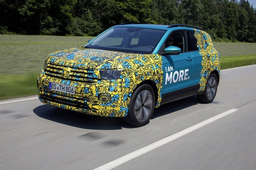全新Volkswagen T-Cross原型偽裝車。 摘自Volkswagen