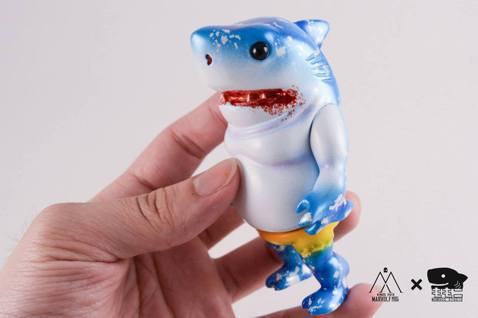 玩具設計師趙譽設計出軟膠玩具「小鯊童」，重新帶動衰退的軟膠玩具產業。圖／《職人》...