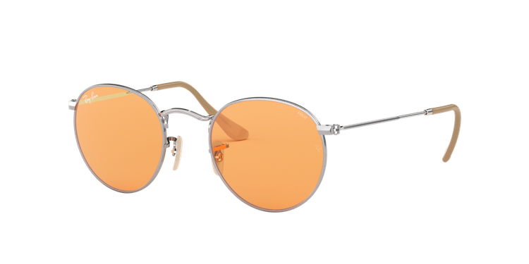 Ray-Ban進化系列太陽眼鏡，約7,650元。圖／LUXOTTICA提供
