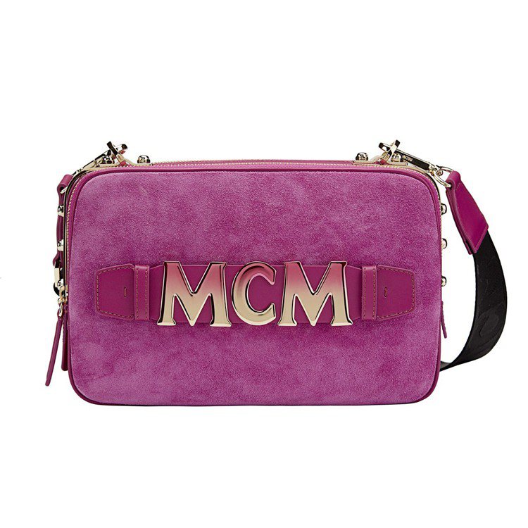 MCM Cubism桃紅色斜背包迷你款，售價34,500元。圖／MCM提供