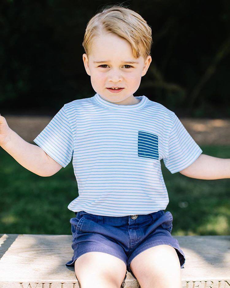 2016年三歲生日時發布的喬治王子官方照。圖／取自IG @kensingtonr...