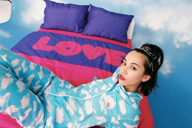 水原希子「OK台北快閃店」將呈現日本最受歡迎的家居系列，包括拖鞋、毛巾、睡衣、寢...