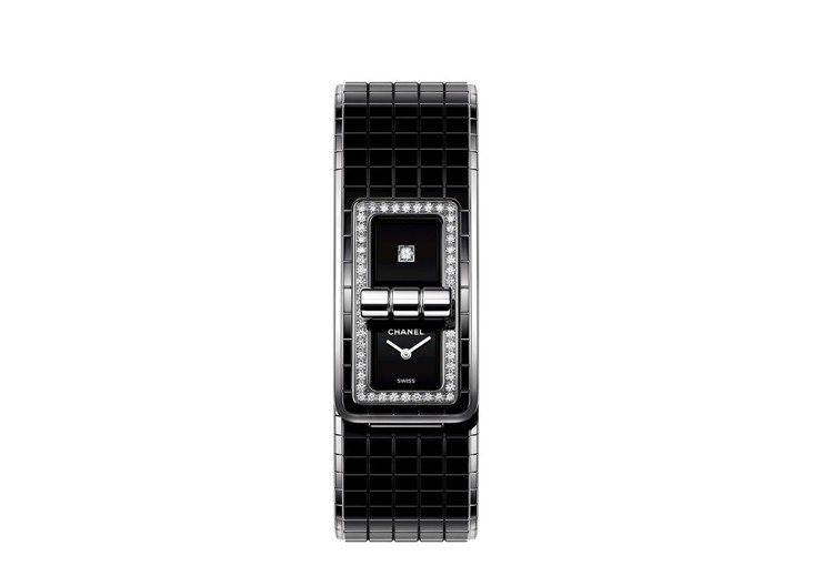 CODE COCO腕表，38.1 x 21.5 毫米精鋼表殼鑲嵌52顆明亮式切割鑽石、黑色漆面表盤鑲嵌一顆公主式切割鑽石，精鋼及黑色陶瓷表帶，35萬7,000元。圖／香奈兒提供