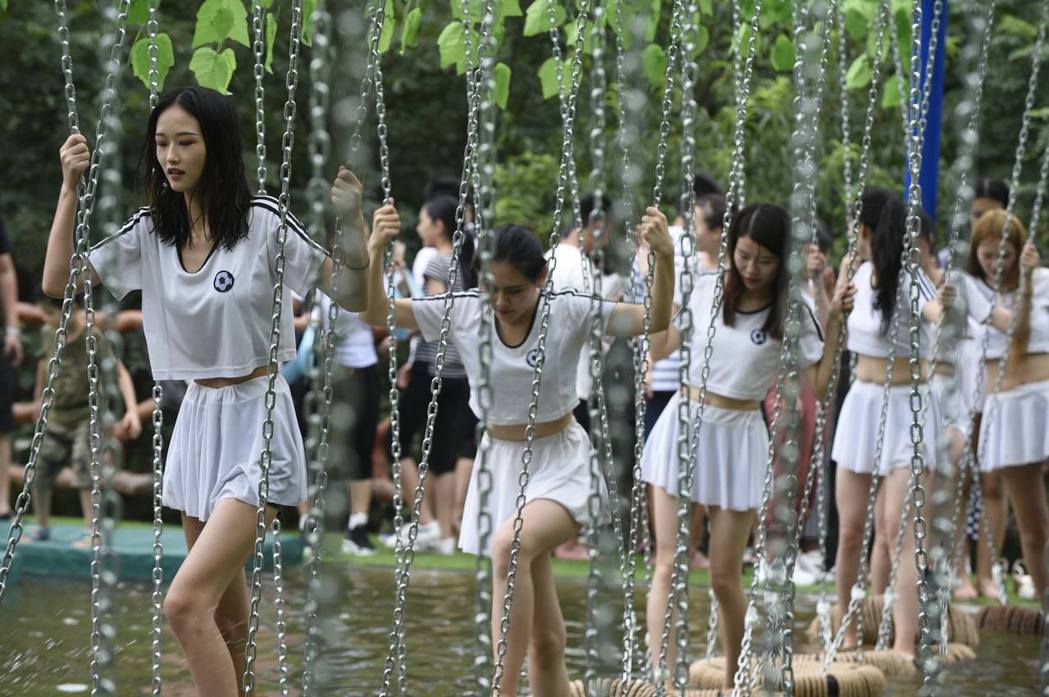 河南七峰山生態旅遊區最近推出「共享女友」作為宣傳。 （南陽新聞網）