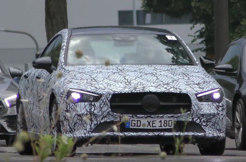 影／新世代Mercedes-Benz CLA車款 長了眼睛還帶來神秘嘉賓