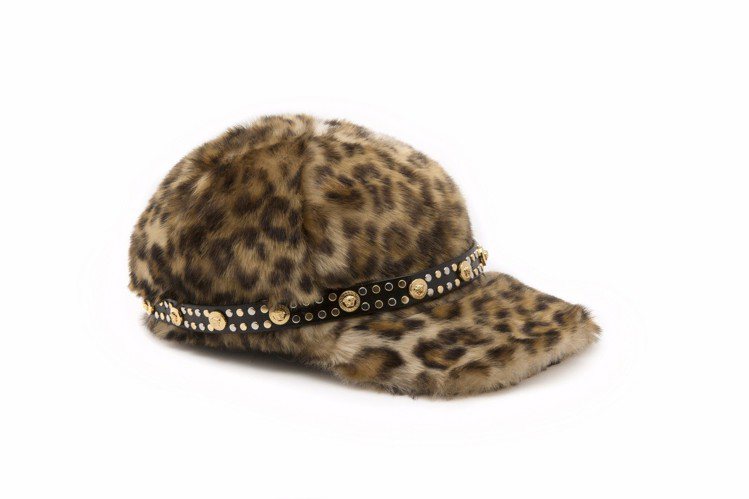 鉚釘裝飾豹紋帽，28,000元。圖／VERSACE提供