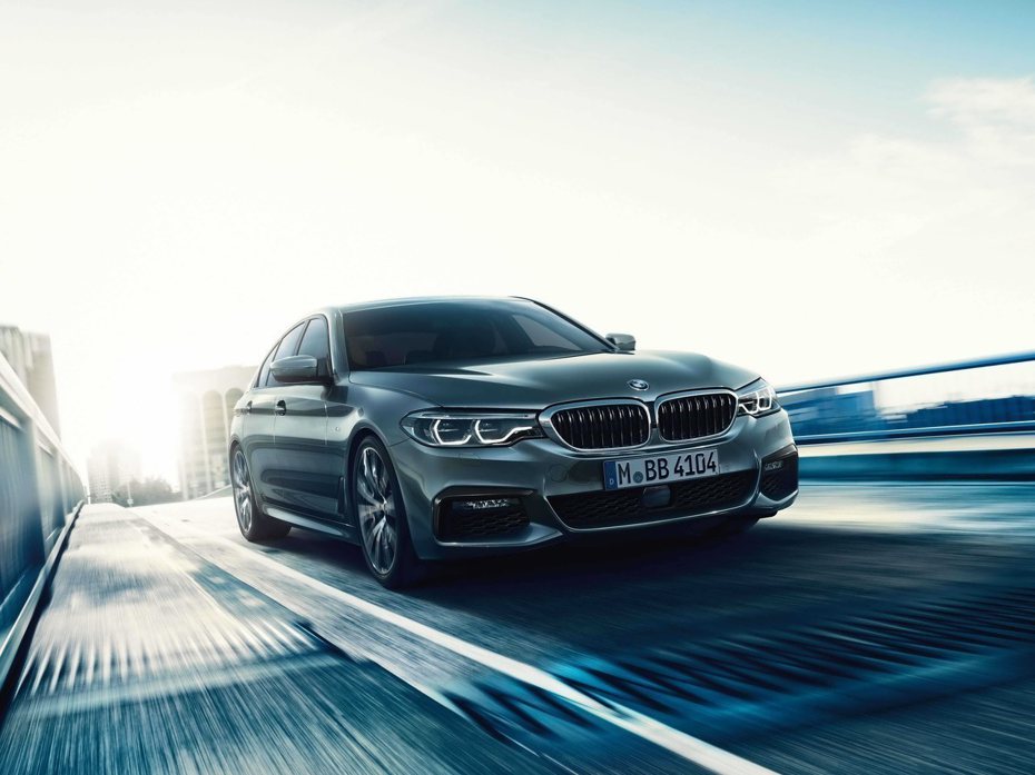 2019年式BMW 5 系列標準配備BMW Personal CoPilot智慧駕駛輔助科技、全觸控智能衛星導航及智慧互聯駕駛服務。 圖／汎德提供