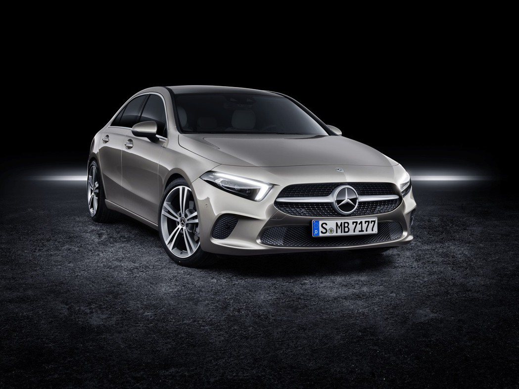 全新Mercedes-Benz A-Class Sedan在歐洲共有六種動力車型...