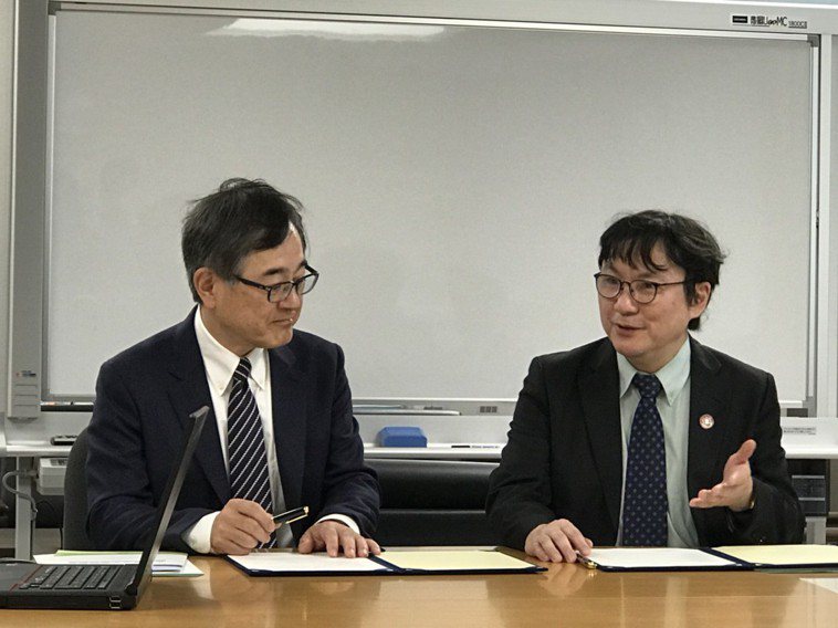 衛福部雙和醫院與北海道大學附設醫院，進行「姊妹院」的合作協議續約，未來雙方將持續...