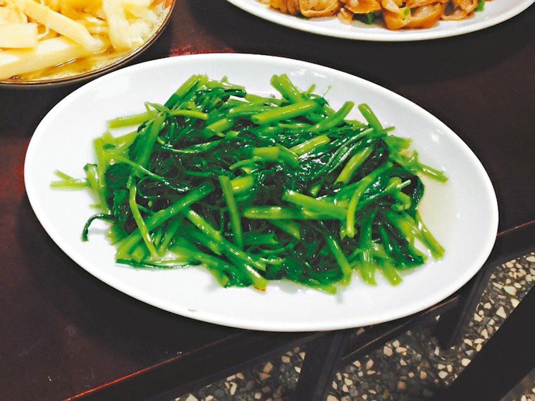 深綠色蔬菜富含鎂和維生素K。 本報資料照片