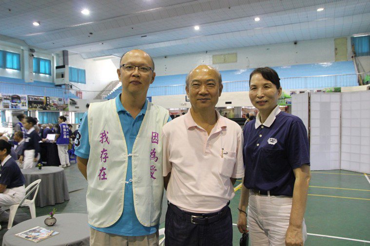 38歲陳文煜（左）過去罹患血癌，卻在一年內配對到吻合的骨髓幹細胞，經移植治療後重...