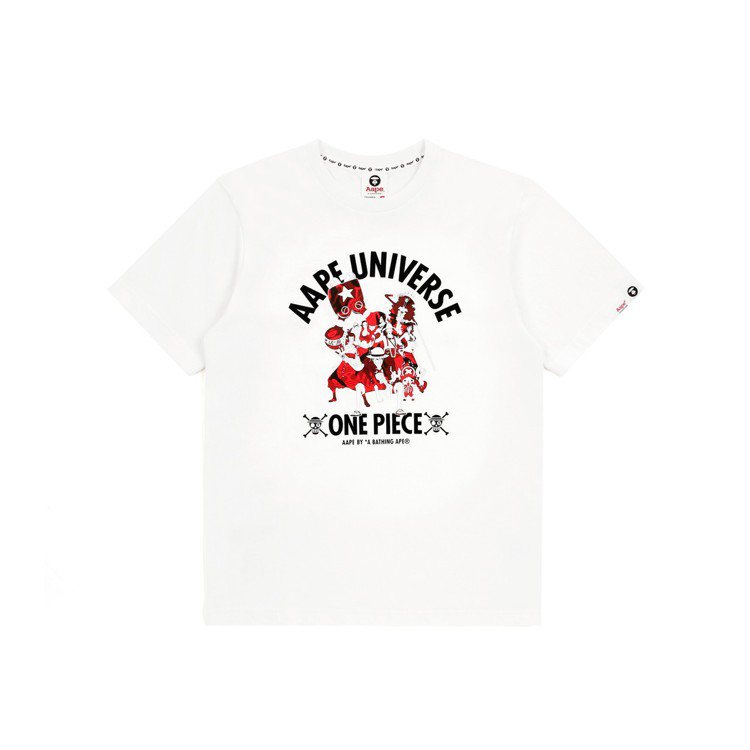 AAPE BY *A BATHING APE和One Piece海賊王聯名系列，T恤2,399元。圖／I.T.提供
