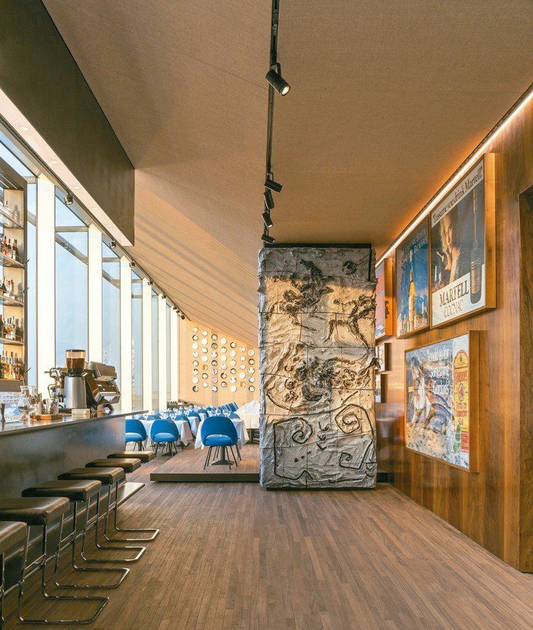 PRADA米蘭藝術基金會Torre餐廳有道地義式風情。 圖／各業者提供