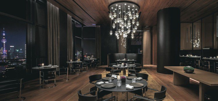 上海寶格麗飯店的Il Ristorante餐廳，有著米其林星級主廚坐鎮。 圖／寶格麗、FENDI、Versace提供