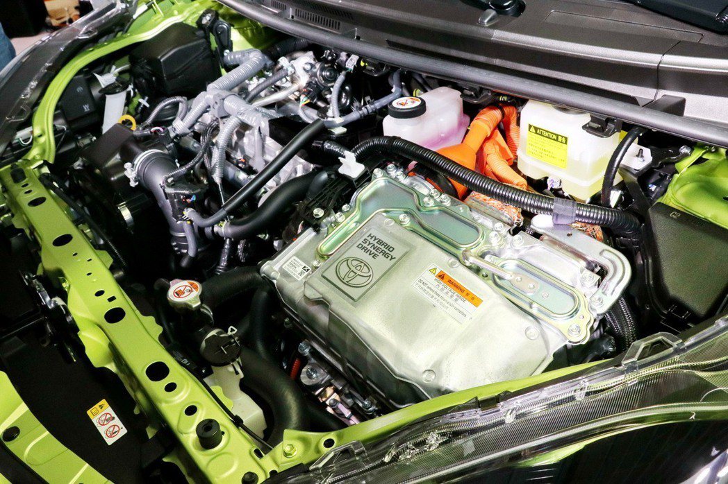動力系統上依舊維持既有的Toyota Hybrid Synergy II 油電系...