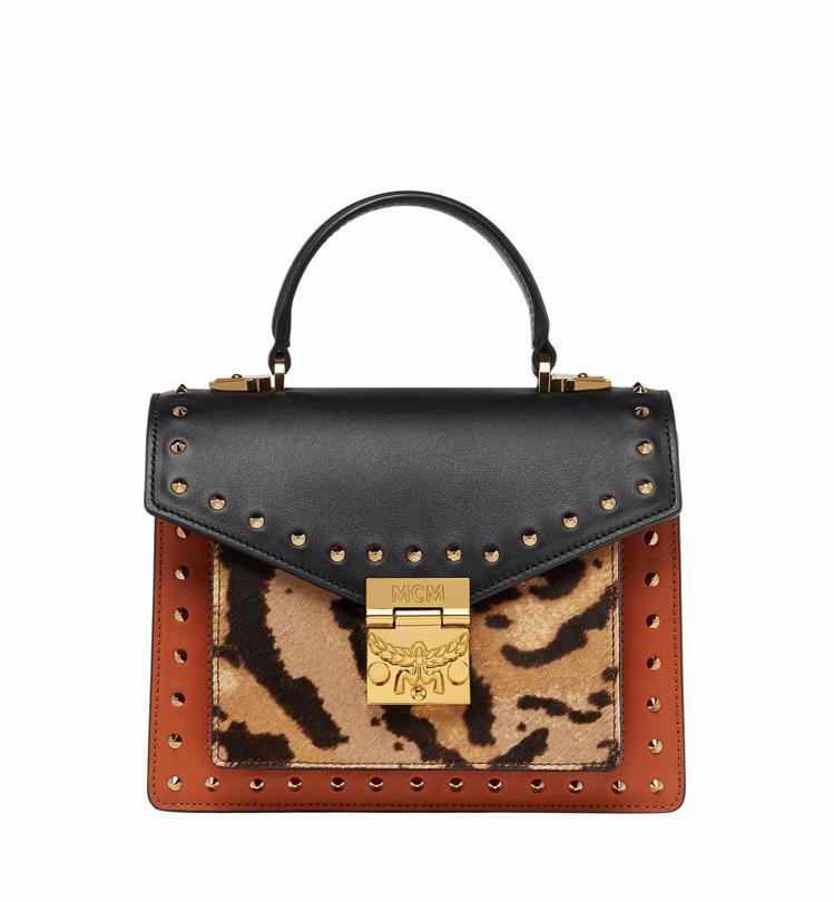 Patricia豹紋手提包，42,000元。圖／MCM提供
