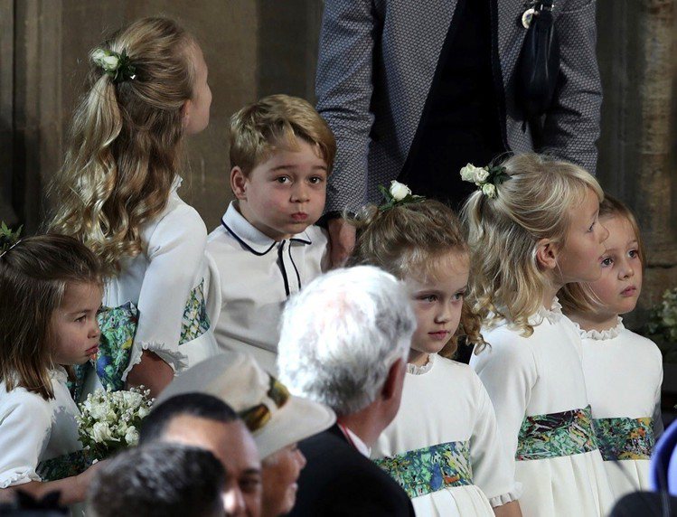 英國皇室尤金妮公主婚禮上的可愛小花童，包括小王子喬治與公主夏綠蒂，相當受歡迎。圖／美聯社