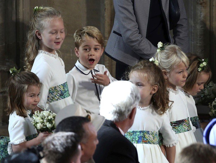 英國皇室尤金妮公主婚禮上的可愛小花童，包括小王子喬治與公主夏綠蒂，相當受歡迎。圖...