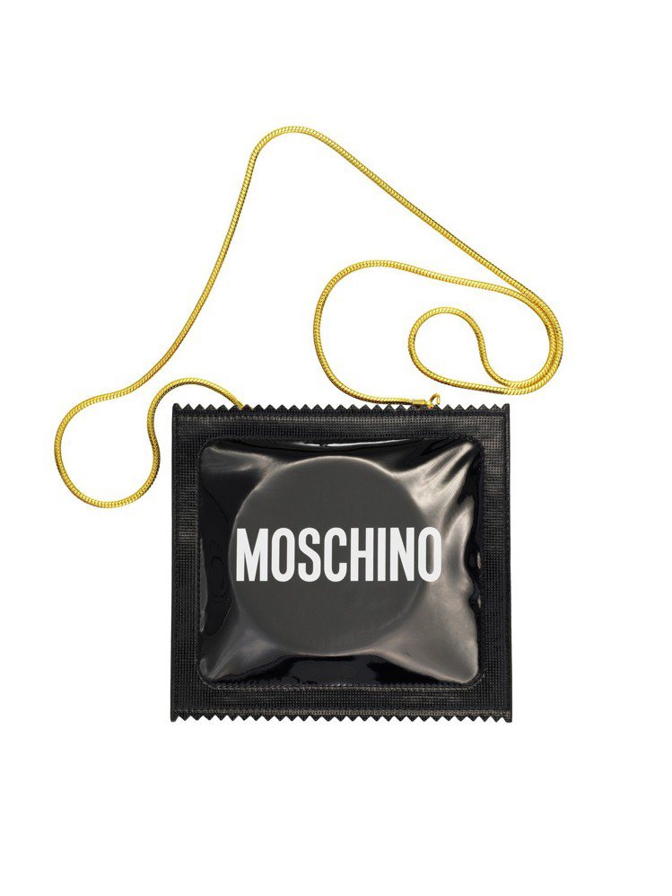 Moschino[TV] H&M系列女裝側背包，3,999元。圖／H&M提供