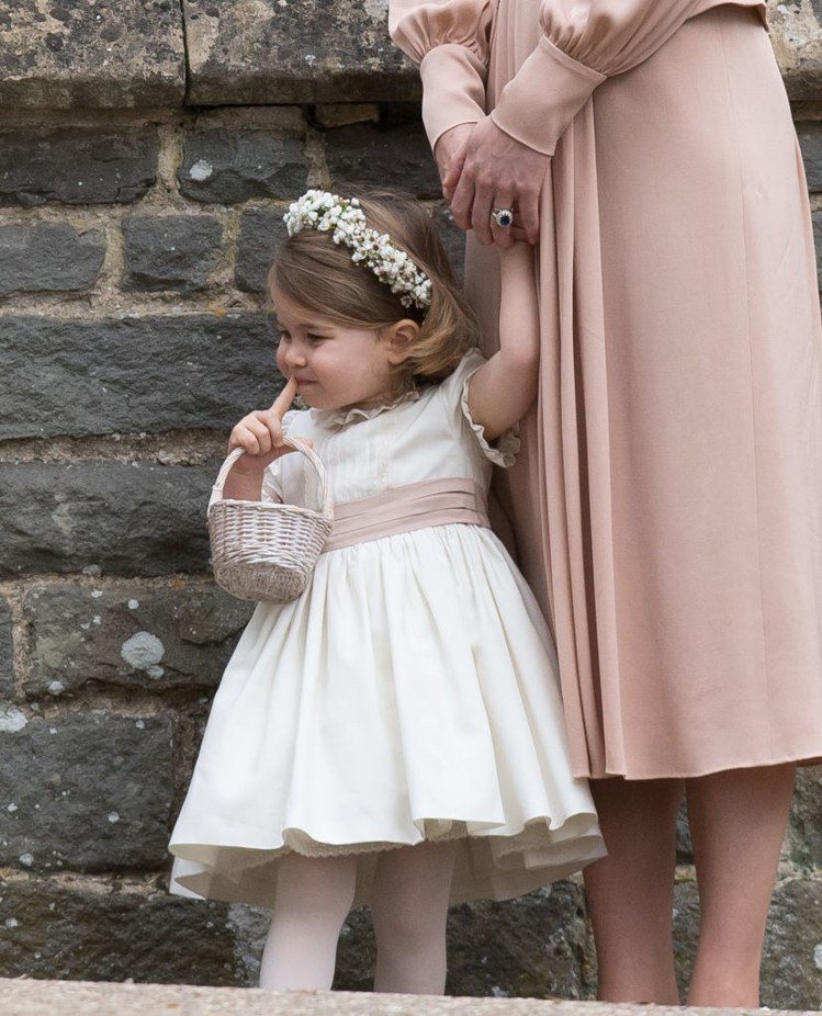 夏綠蒂公主在琵琶密道頓婚禮上擔任花童。圖／擷自instagram
