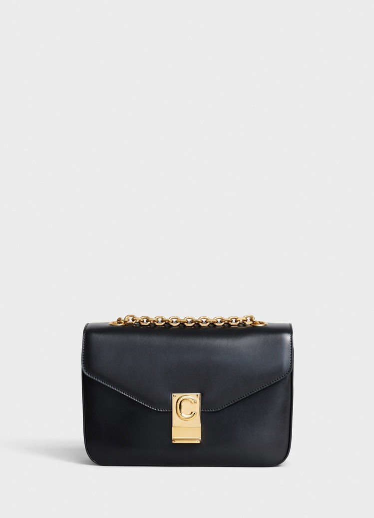 C Bag黝黑色光滑小牛皮中型鍊帶包，售價99,000元。圖／CELINE提供