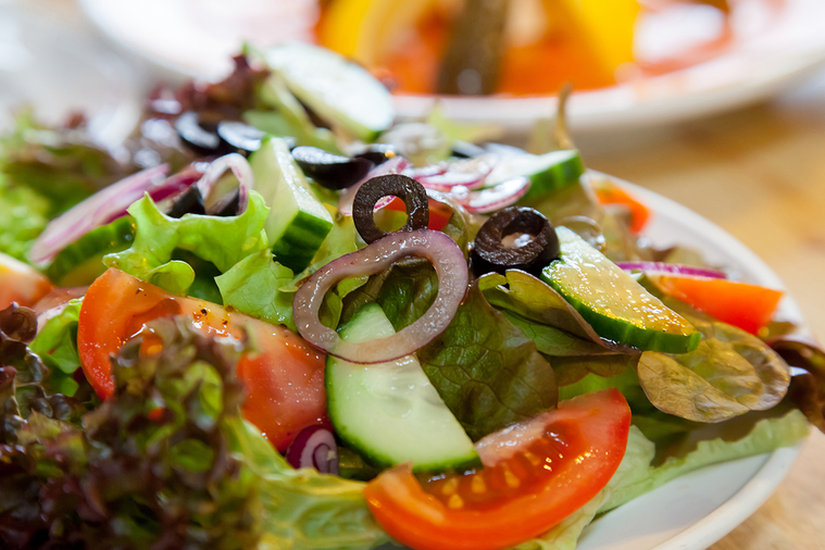 如果你非常喜歡吃沙拉和綠色蔬菜，請一定要和醫師討論是否需要減少食用量，以維持你的...