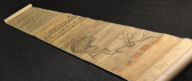蘇軾《木石圖》為香港佳士得秋拍最受矚目的焦點拍品，提拔印鑑共41枚。圖／佳士得提供