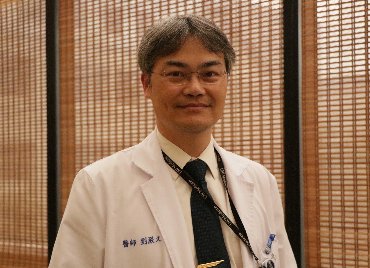 成大醫院心臟內科醫師劉嚴文研究羊水幹細胞獲得台灣綜合大學系統年輕學者創新研究成果傑出獎。圖／成大提供