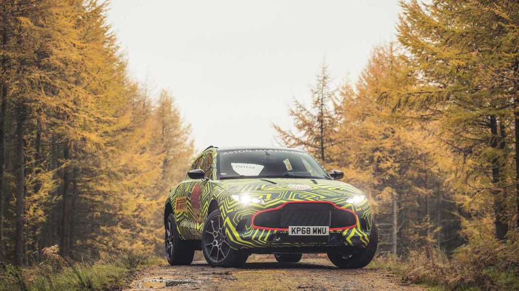 Aston Martin DBX。 摘自Aston Martin