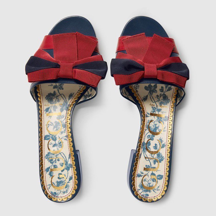 GUCCI藍紅羅緞蝴蝶結裝飾涼鞋，價格店洽。圖／GUCCI提供