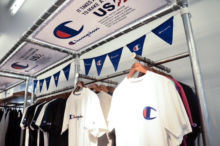 Champion西門旗艦店提供了包含日本、美國和歐洲系列服飾。圖／寶立提供