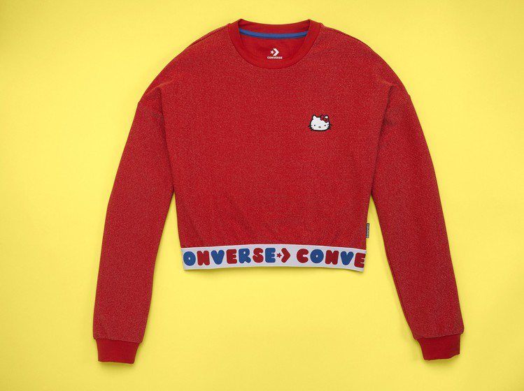 Converse與Hello Kitty聯名系列紅色短版上衣，1,480元。圖／Converse提供