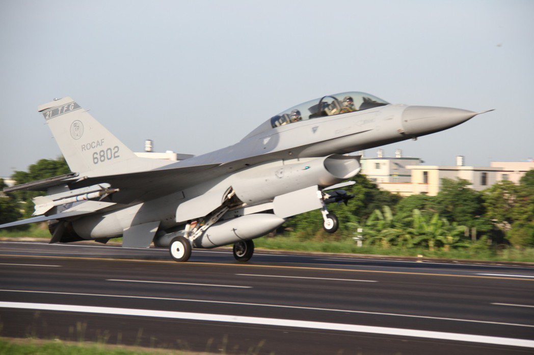 軍方權威管道日前披露，蔡政府放棄對美採購F-35戰機，轉向採購66架、一個聯隊的...