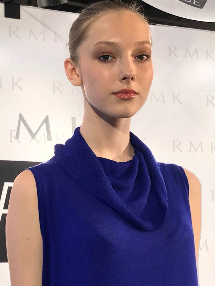 RMK 2019春夏彩妝「Color Dance」，雖多彩但強調的透明感可以帶來乾淨的妝容。圖／記者江佩君攝影